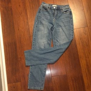 Pacsun blue mom jeans. Size 22. Good condition.